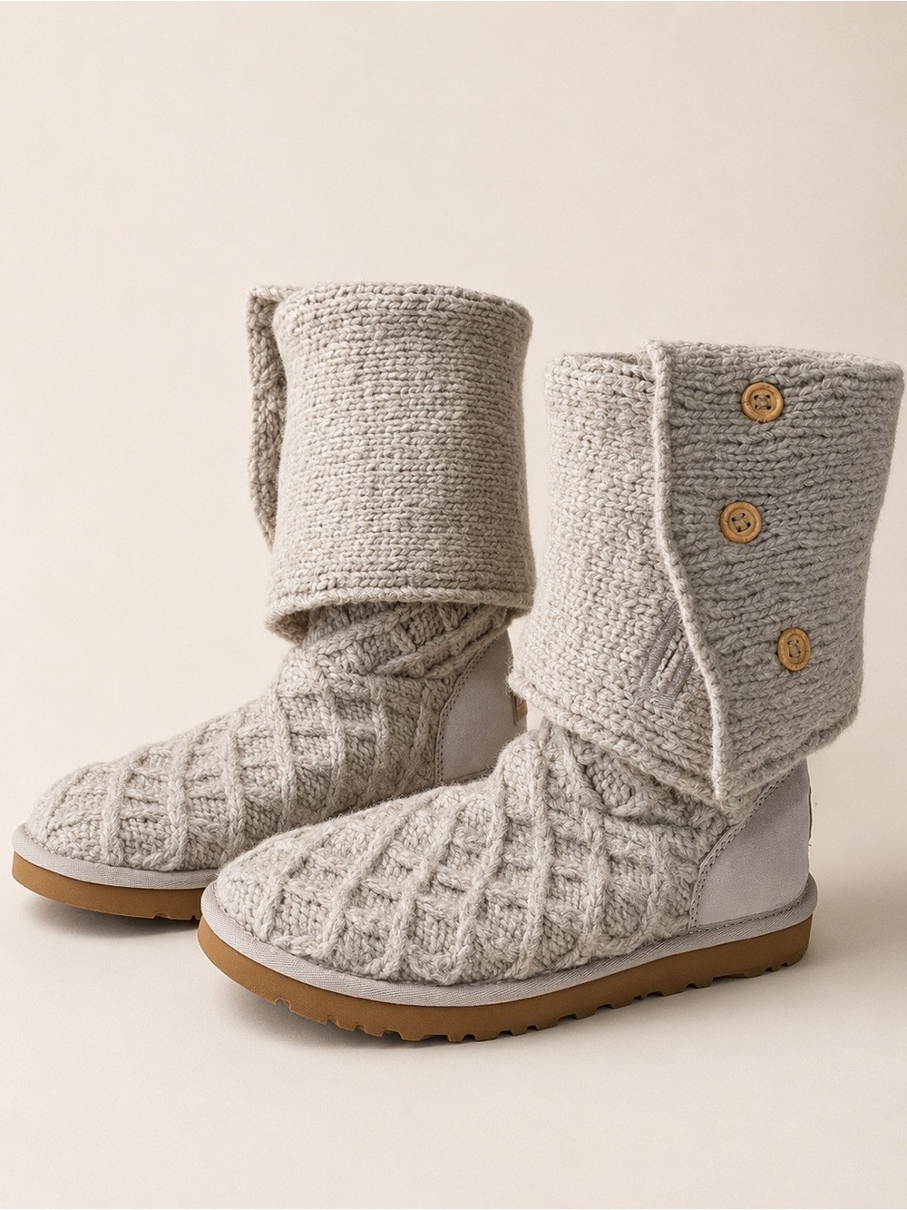 Ugg Cardy Knit Sweater Boots Grey Sheepskin lined Fold Over Button Women’s 7